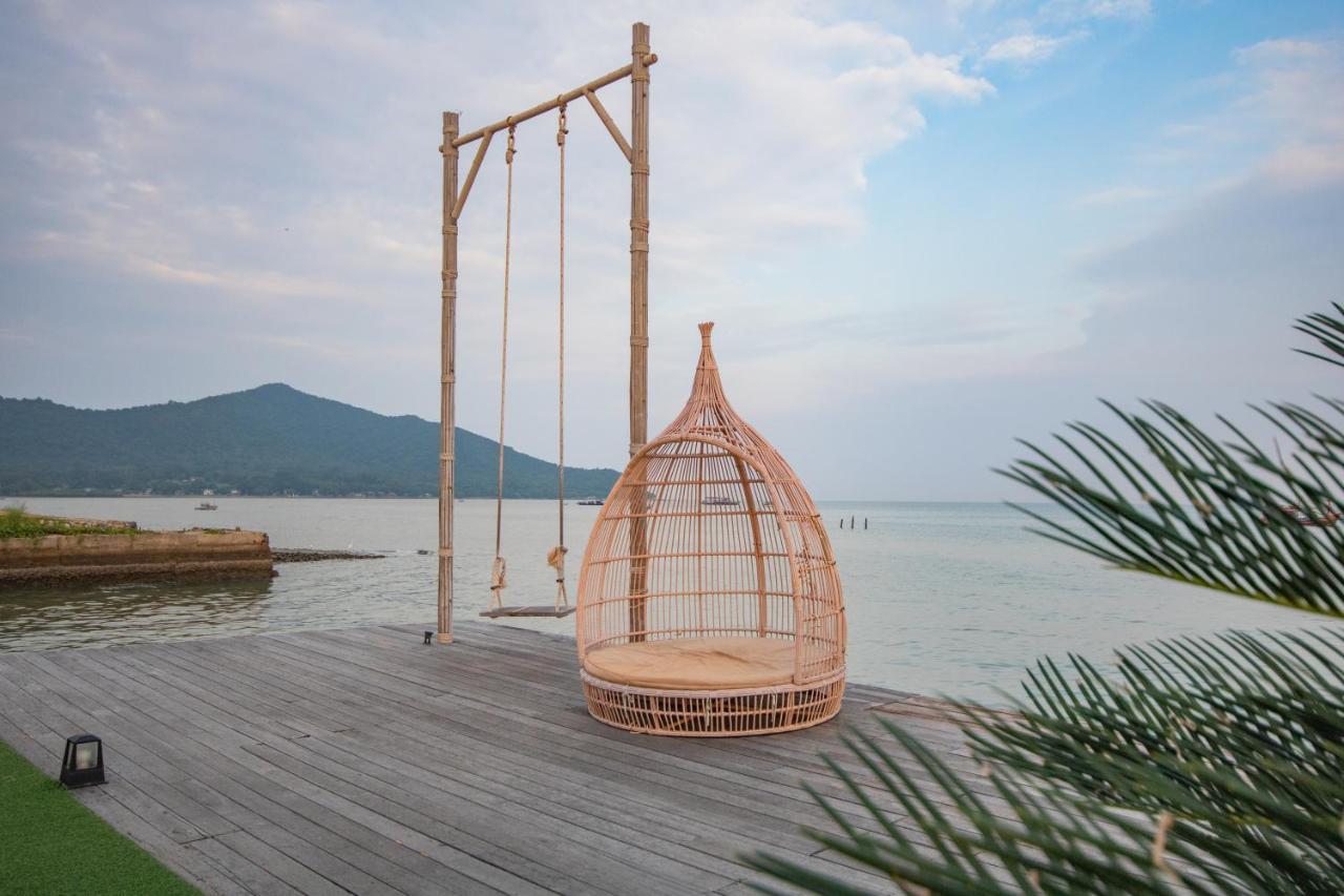 Baan Tah On The Sea Hotel Bangszare Kültér fotó