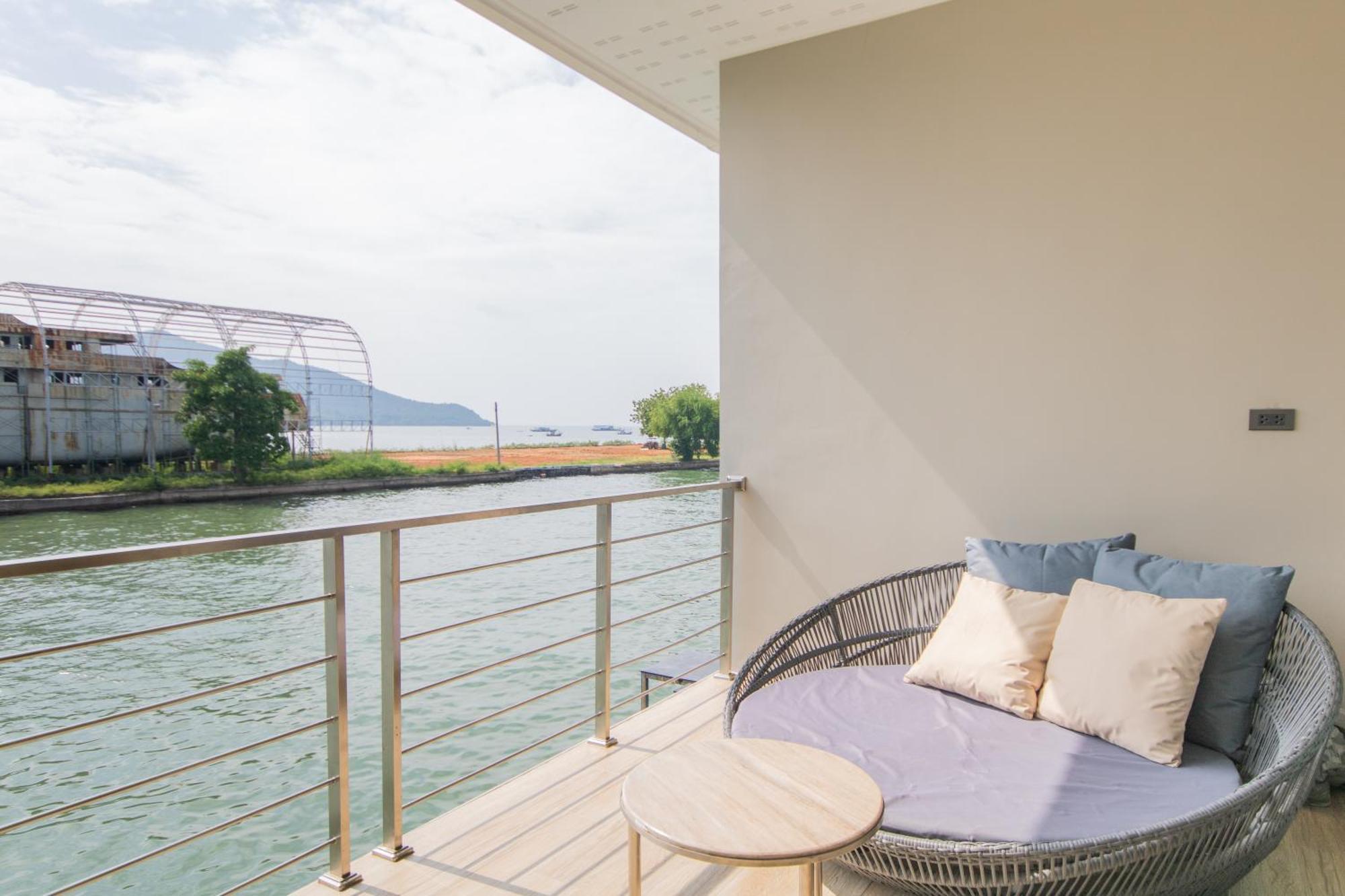 Baan Tah On The Sea Hotel Bangszare Kültér fotó